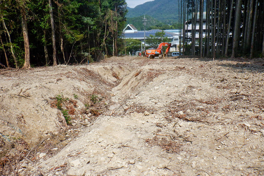 県単独県営治山事業(5単災第1号) 施工前の山腹状況 兵庫県西脇市