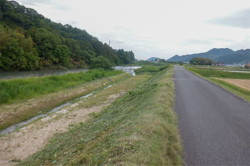 加古川水系杉原川 堤防補修工事 完成後の堤防状況 兵庫県西脇市